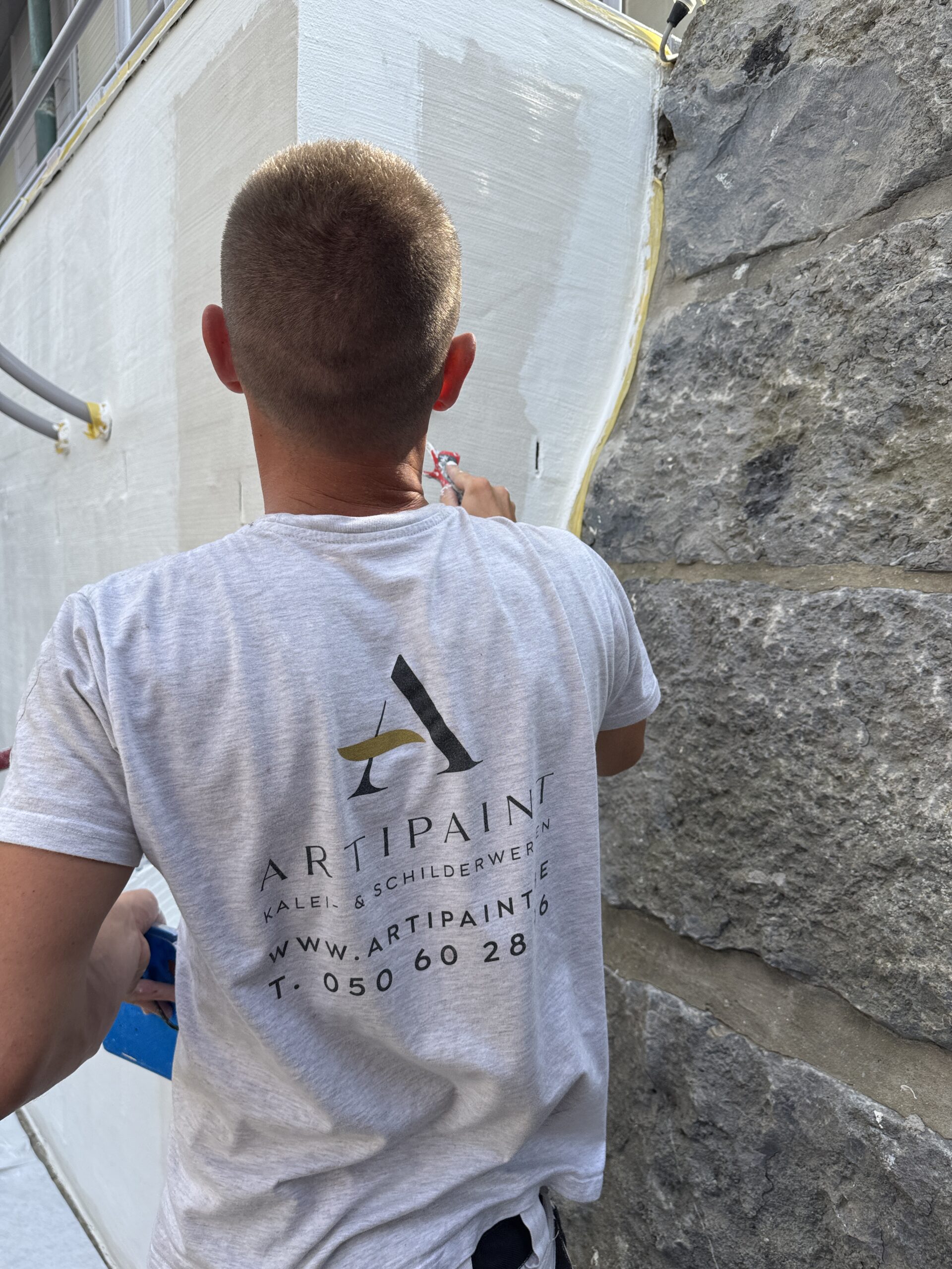 Afbeelding project Appartementsgebouw te Knokke-Heist, schilderen van alle gevelmetselwerk, balustrades en houten schrijnwerk